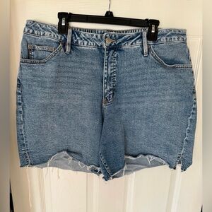 Shorts Ava & Viv blue denim shorts #denimshorts
Women’s size 18